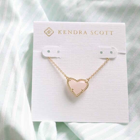 Kendra Scott Ari Heart Gold Rose Quartz Necklace - Picture 1 of 2